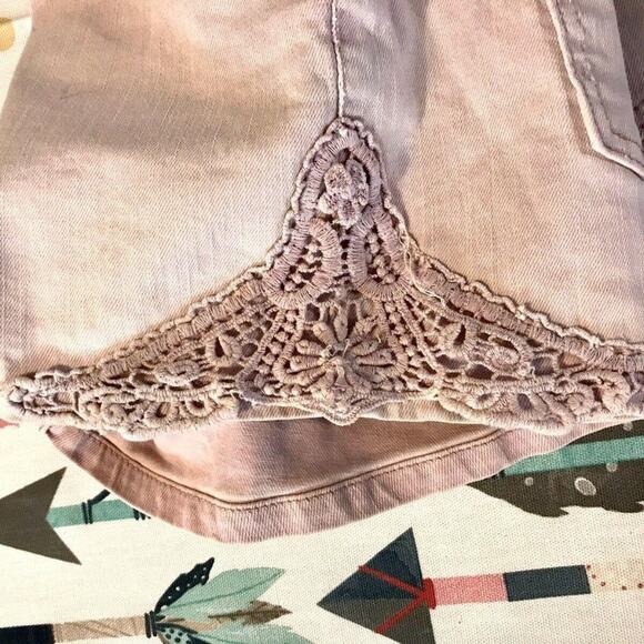 New York & Co Denim and Lace Shorts Mid Rise Women's Size 6  Pink/Mauve Cut off - Picture 10 of 12